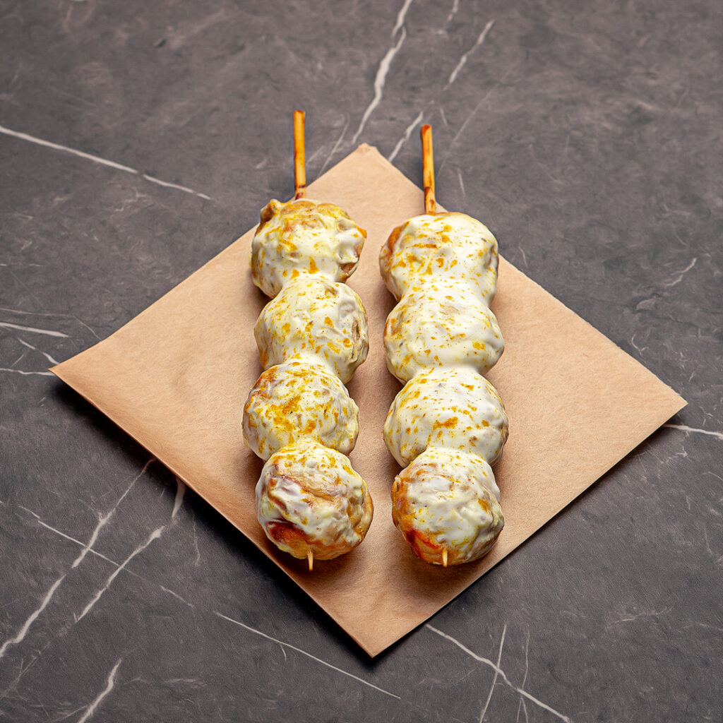 brochettes de boulettes au fromage
