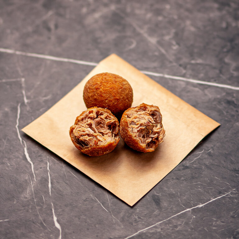 2 croquettes de rillettes de volaille dont une ouverte